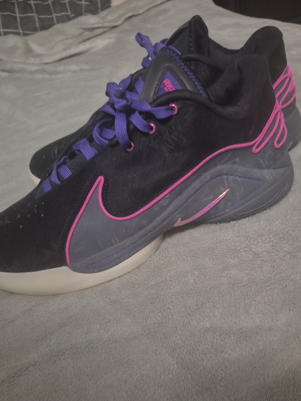Nike Mens LaBron Black Sneakers with Pink Trim & Purple Laces